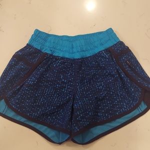 Lululemon tracker shorts